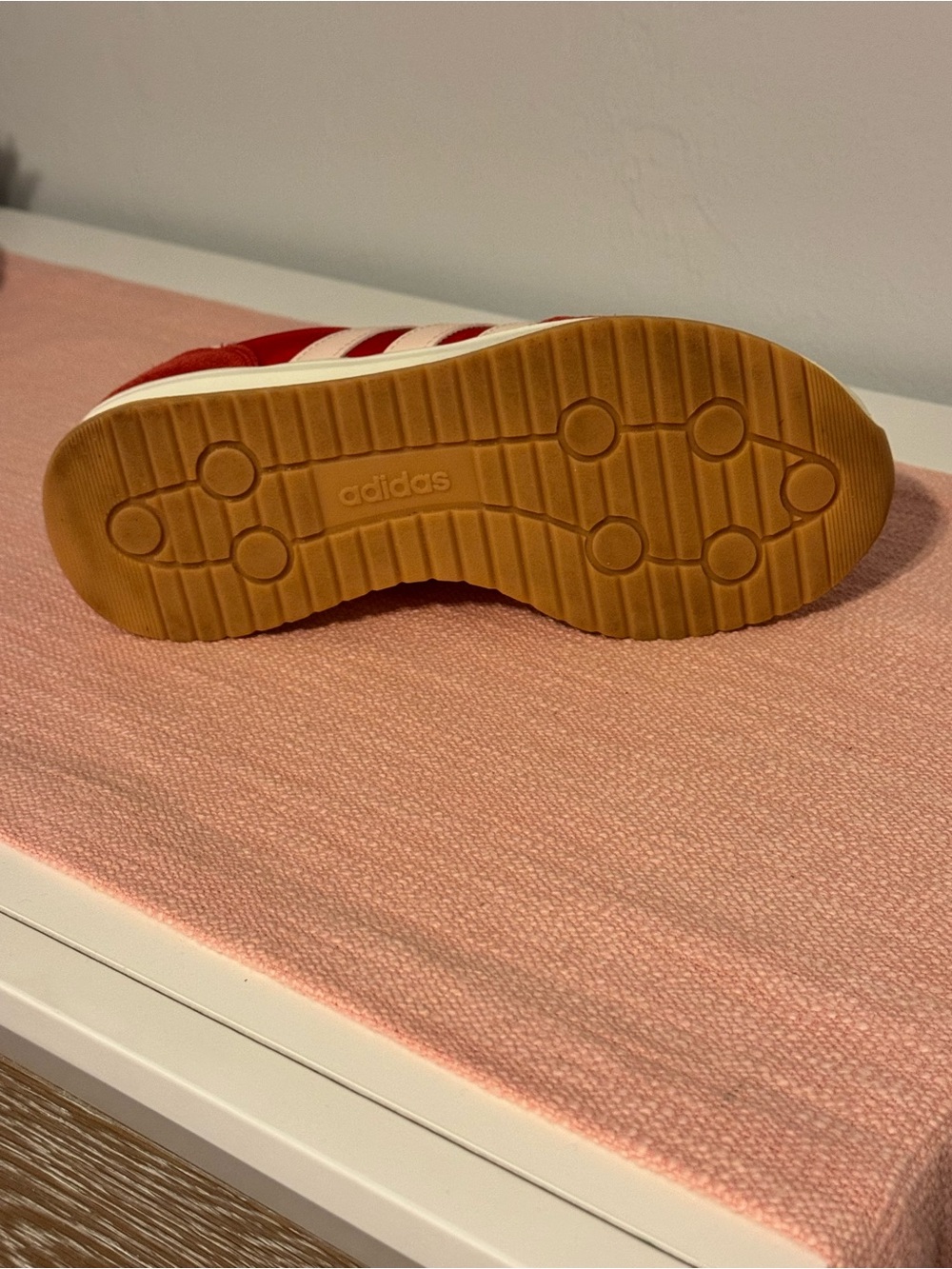 Adidas Run 70s 2.0 women’s sneakers worn once. Excellent condition - Picture 10 of 12